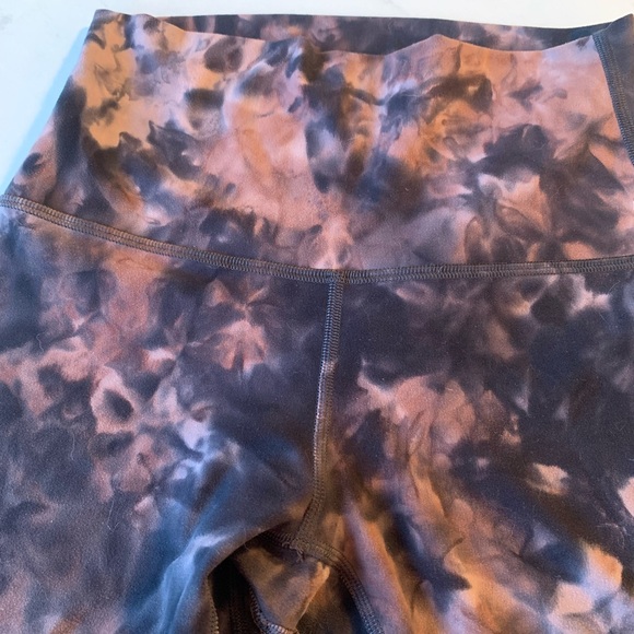 Align leggings size 4. 25 “. Graphite grey/pastel pink diamond dye. - Picture 8 of 10